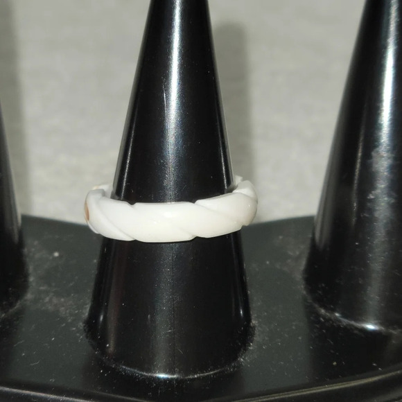 Coral  Ring Size 7 - Picture 2 of 4